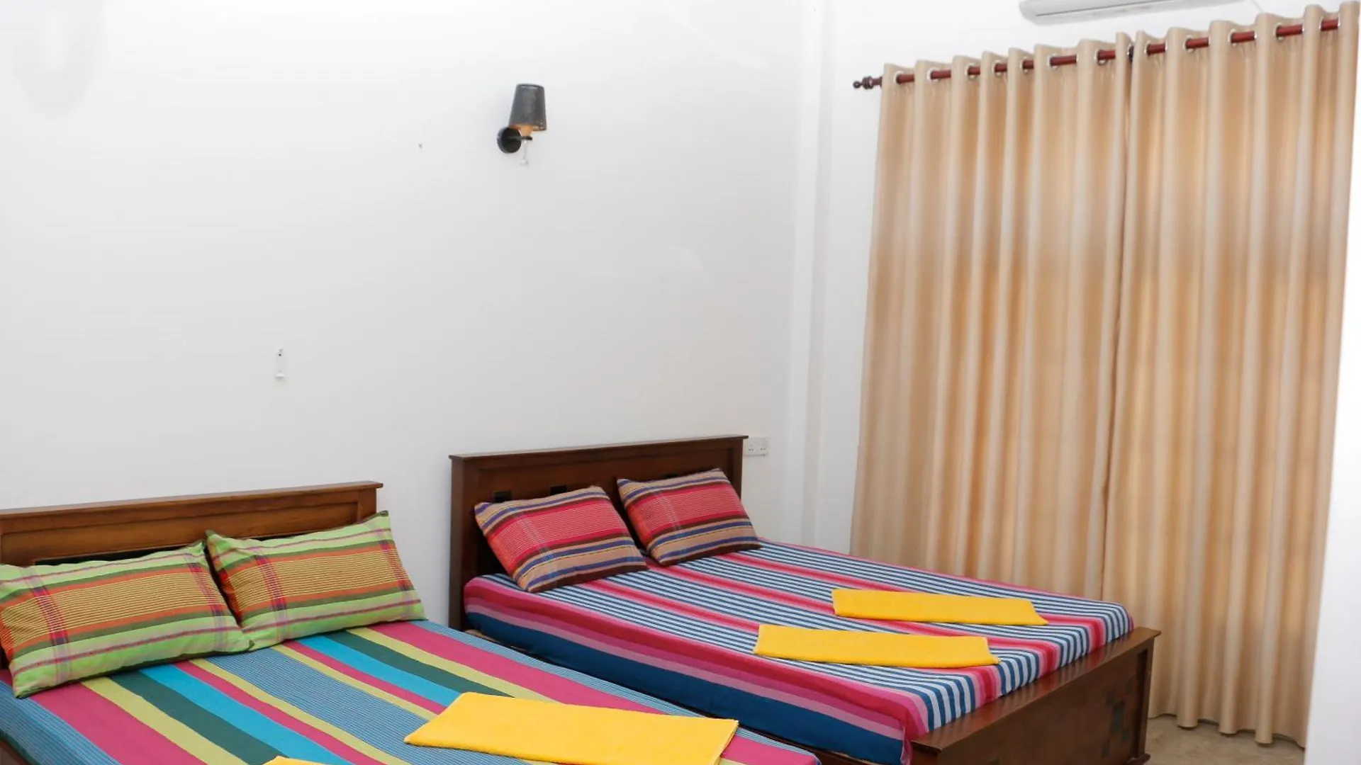 C Villa And Hotel Nikawatawana Guest house