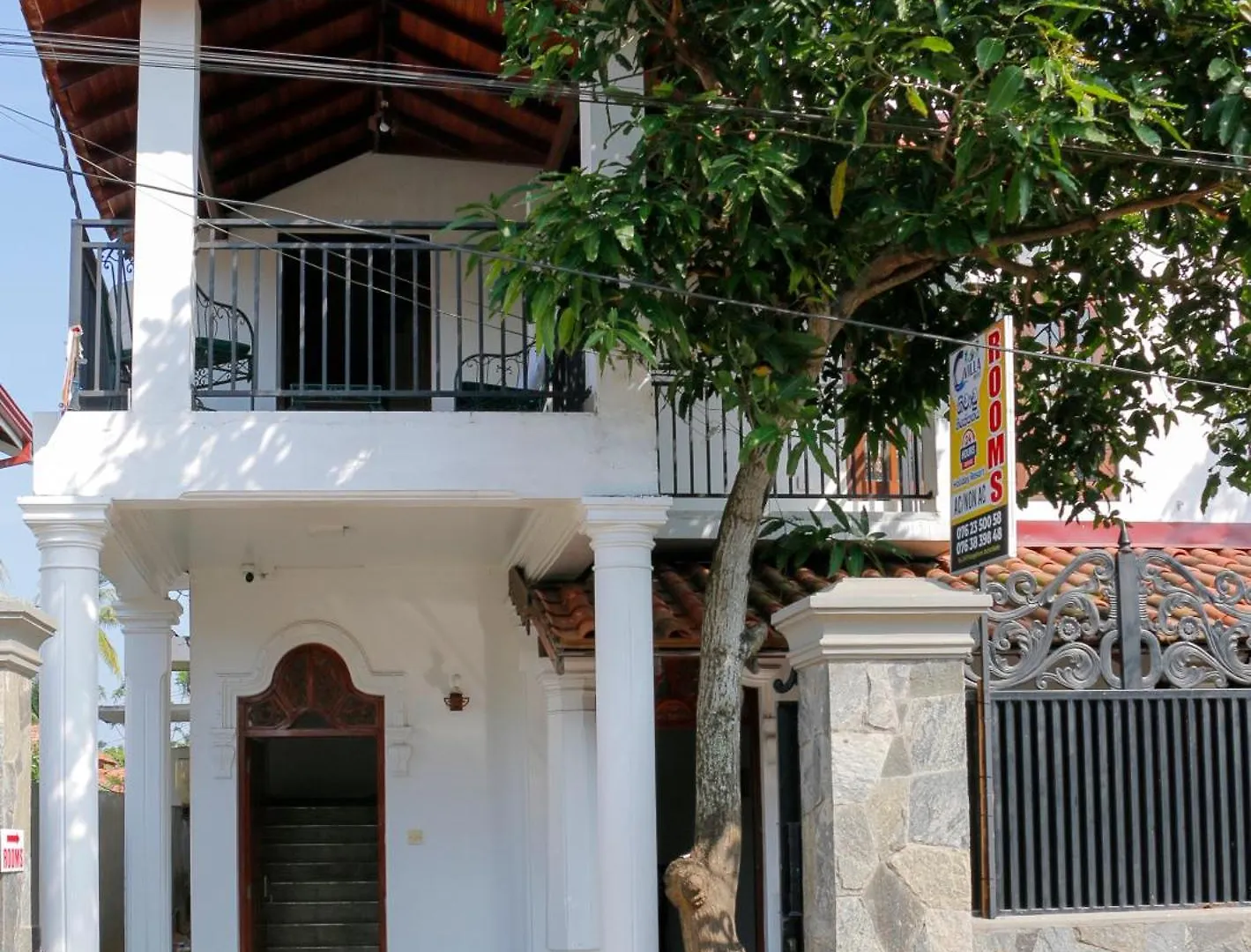 Guest house C Villa And Hotel Nikawatawana