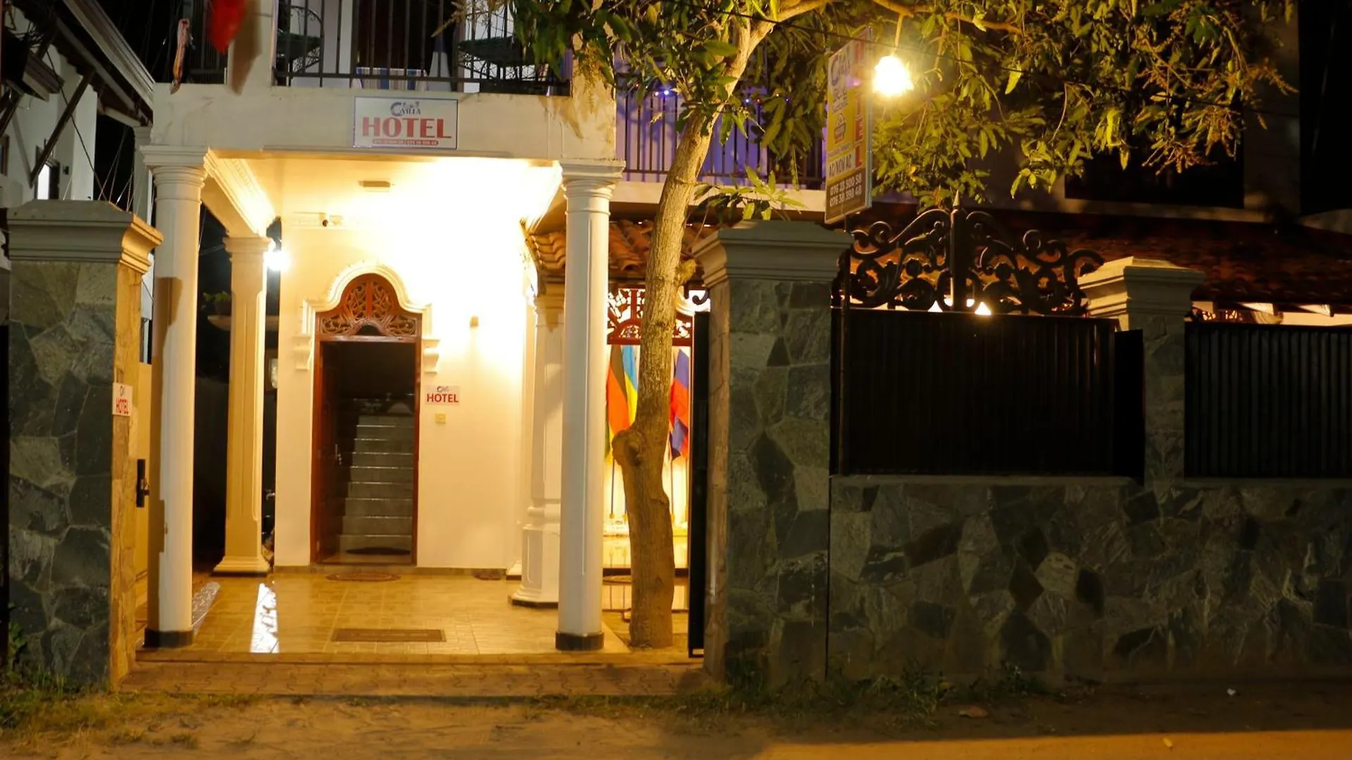 C Villa And Hotel Nikawatawana